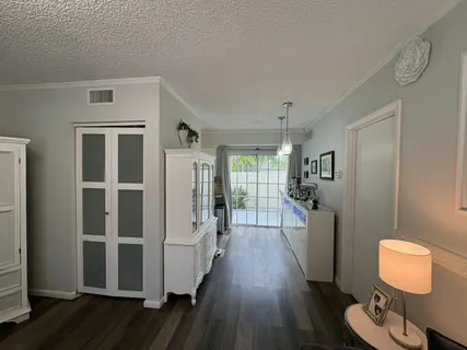 $2,300 | 609 Northeast 13th Avenue, Unit 101, Fort Lauderdale, FL 33304