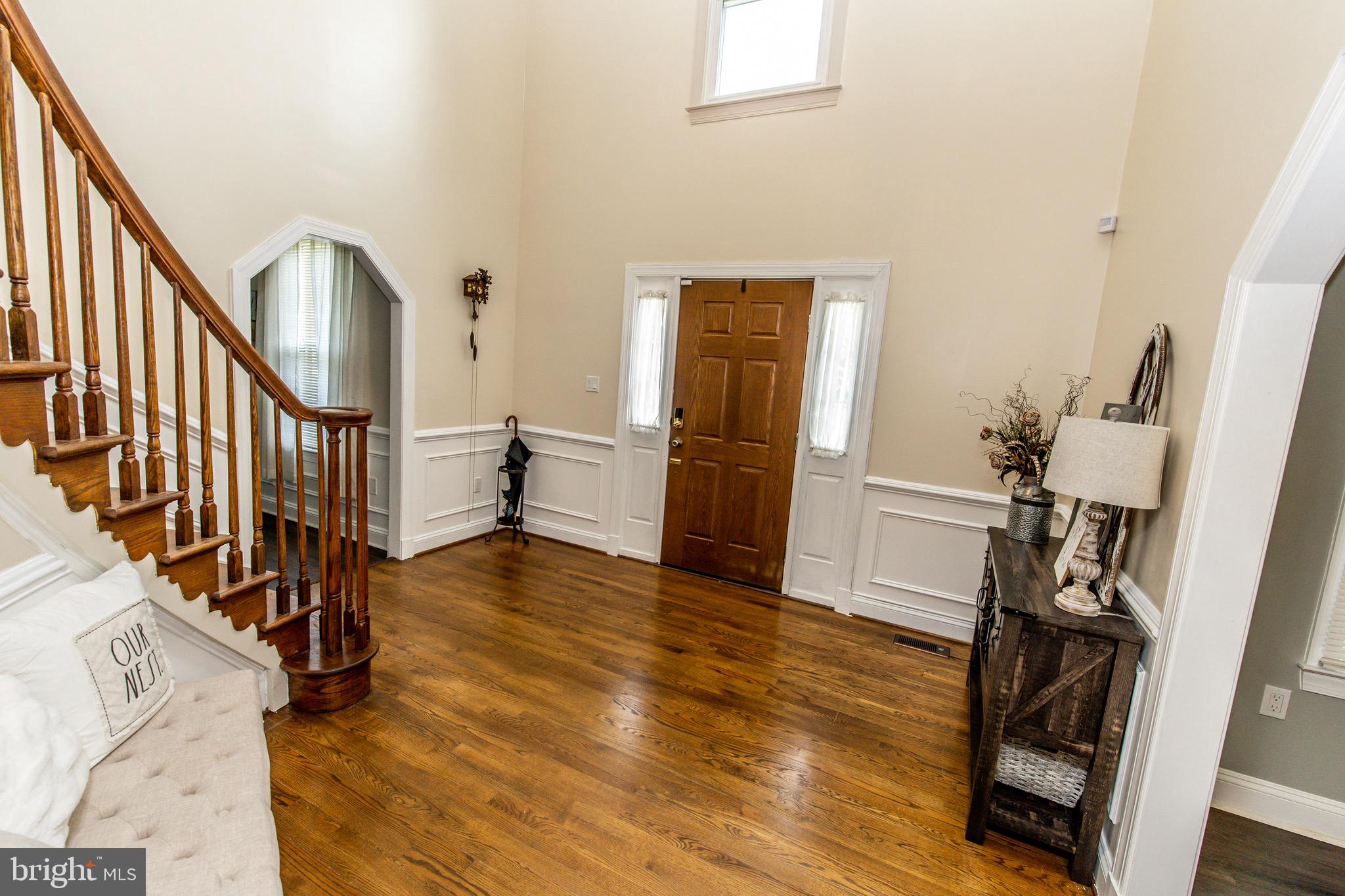 525 Post Oak Road Annapolis, MD 21401 - Photo 10 of 92 Welcoming Foyer