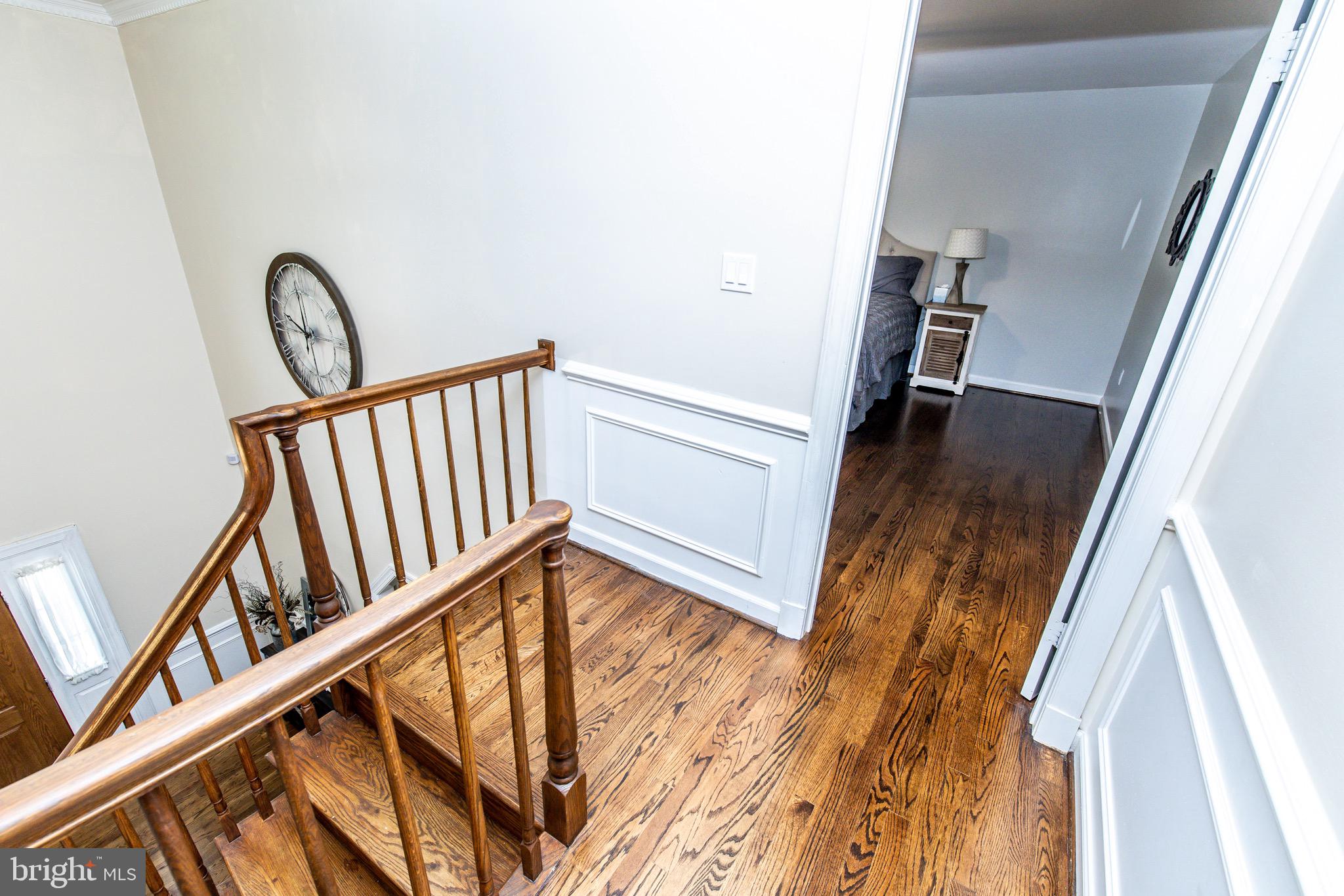 525 Post Oak Road Annapolis, MD 21401 - Photo 35 of 92 Upper level hallway