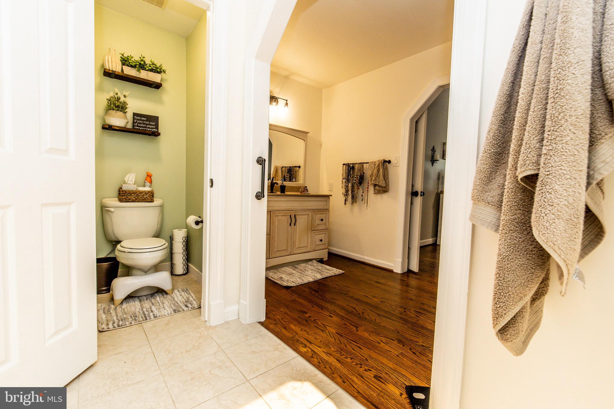 525 Post Oak Road Annapolis, MD 21401 - Photo 42 of 92 Primary bathroom