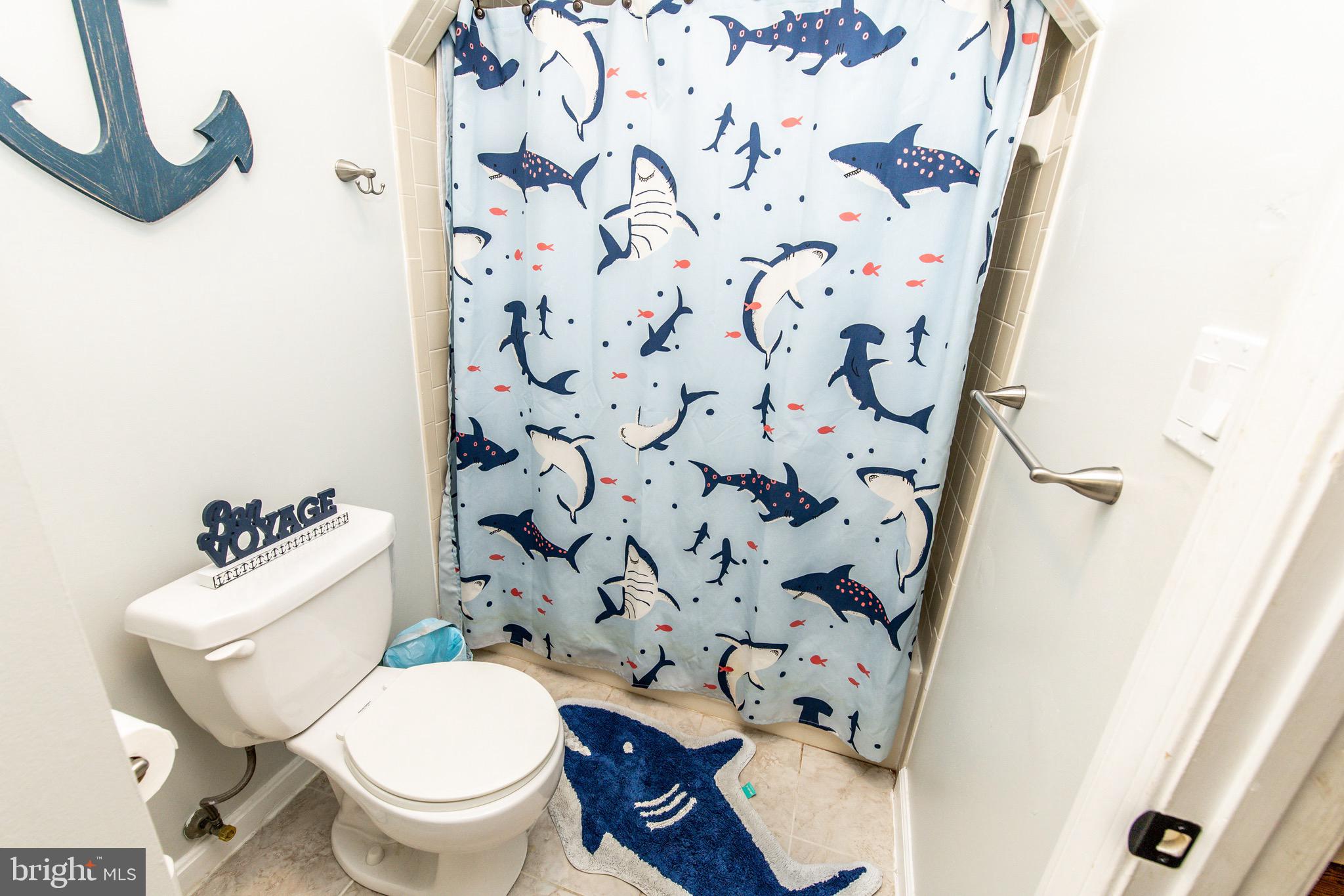 525 Post Oak Road Annapolis, MD 21401 - Photo 59 of 92 Upper level bathroom