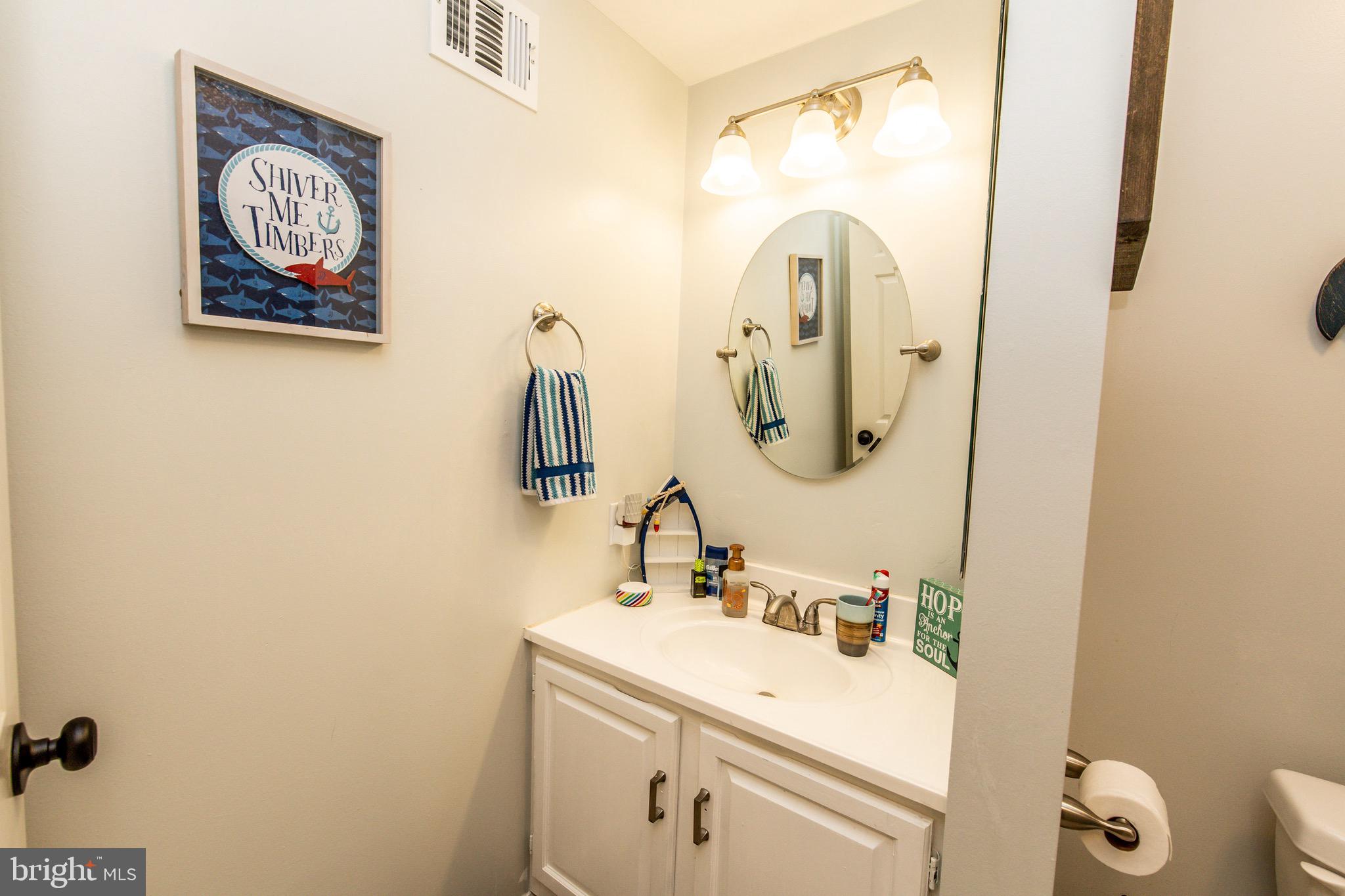 525 Post Oak Road Annapolis, MD 21401 - Photo 60 of 92 Upper level bathroom