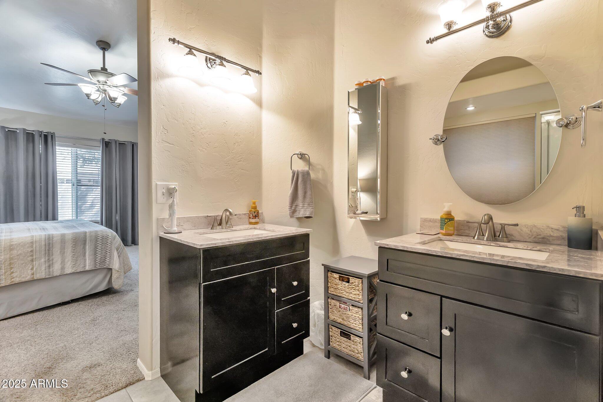 6102 West Shangri-la Road Glendale, AZ 85304 - Photo 19 of 25 Primary Bath