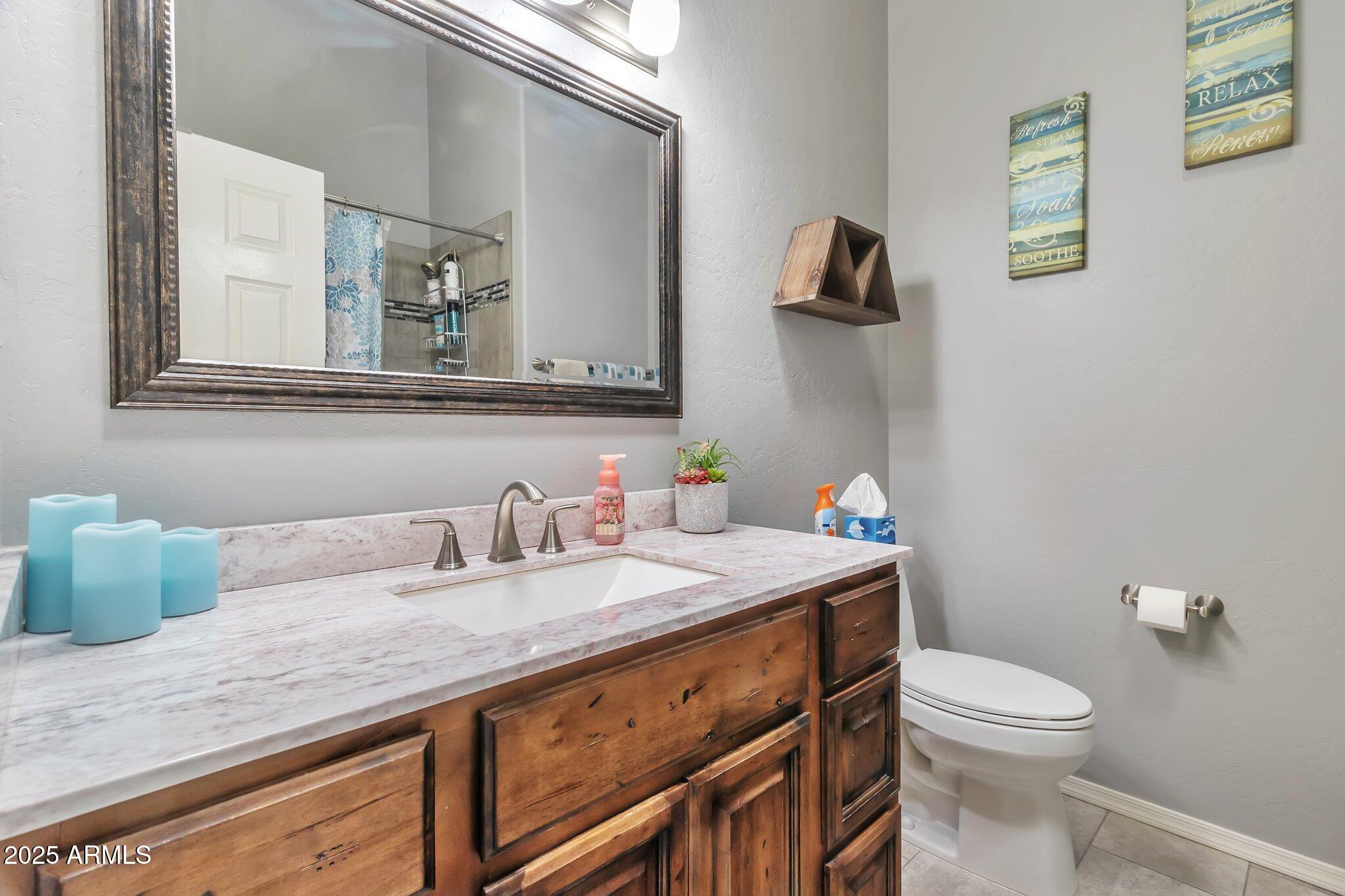 6102 West Shangri-la Road Glendale, AZ 85304 - Photo 21 of 25 Guest Bath