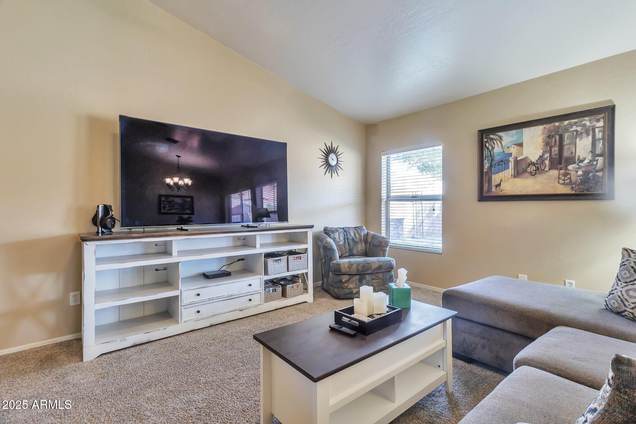 6102 West Shangri-la Road Glendale, AZ 85304 - Photo 7 of 25 Living 3