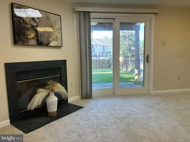 a view of entryway and workspace