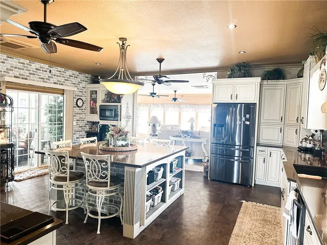 $625,000 | 642 Fairview Drive, Marceline, MO 64658