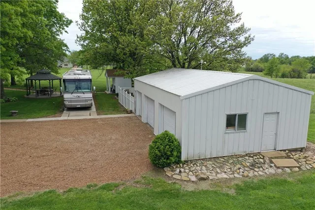 $625,000 | 642 Fairview Drive, Marceline, MO 64658