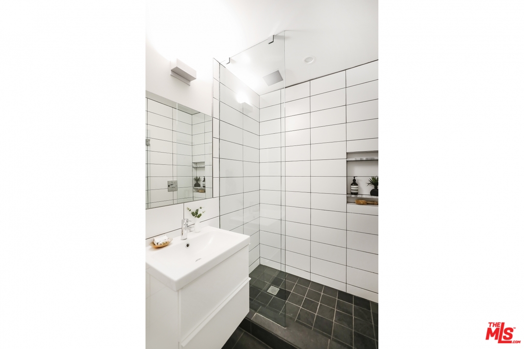 1508 Elevado Street Los Angeles, CA 90026 - Photo 34 of 38