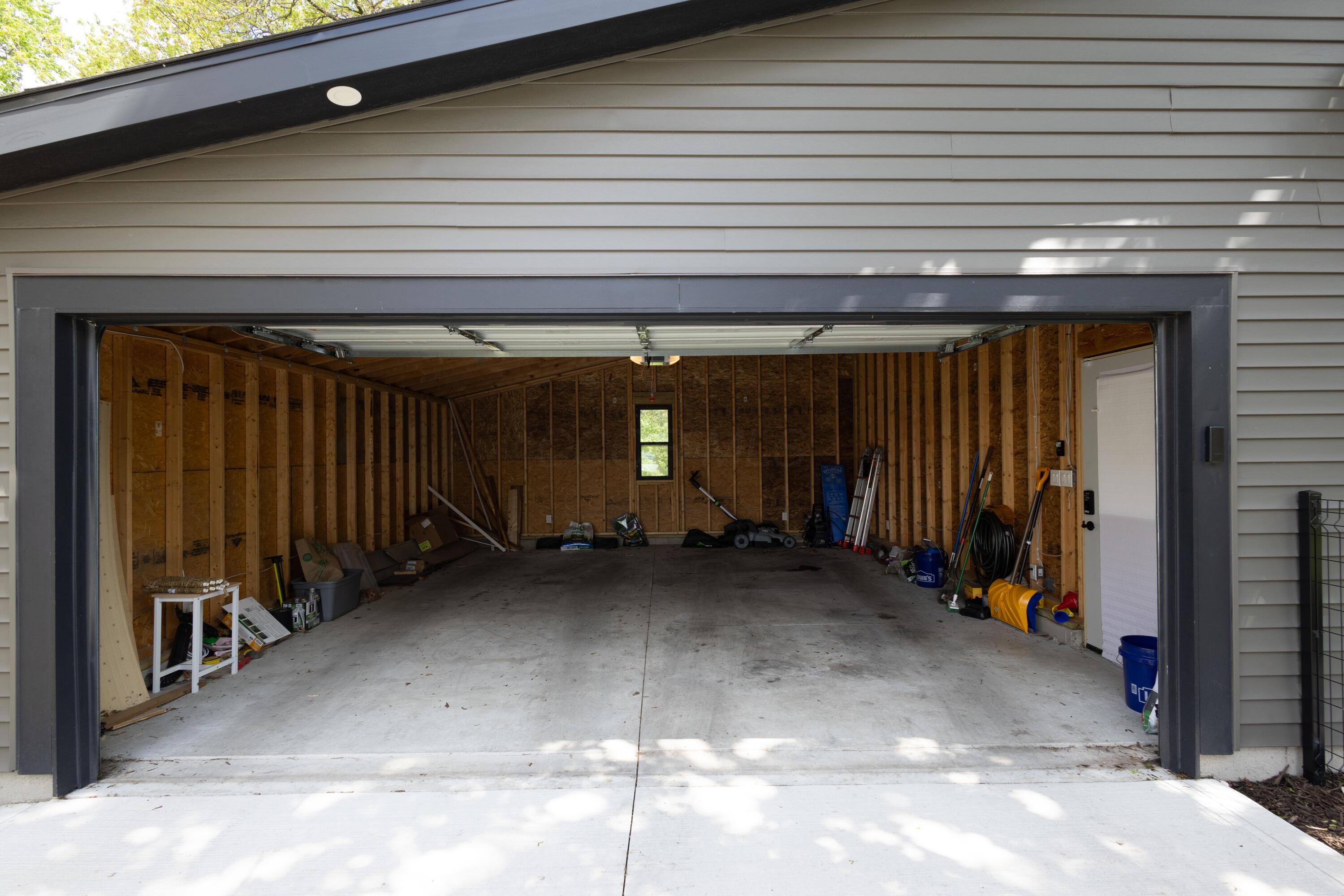 1136 Lockbourne Road Columbus, OH 43206 - Photo 33 of 37