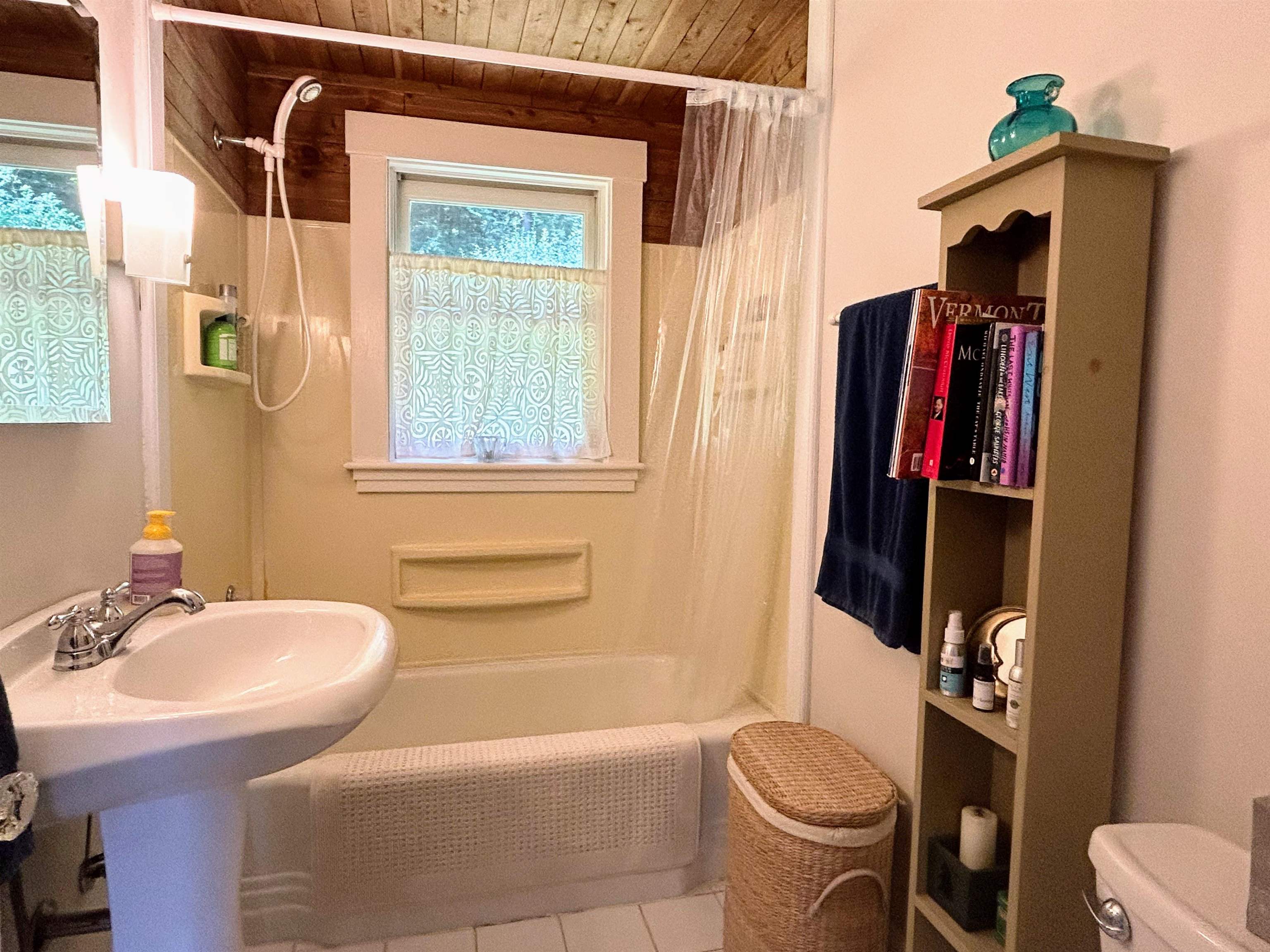 57 Reservoir Road Springfield, VT 05156 - Photo 19 of 38