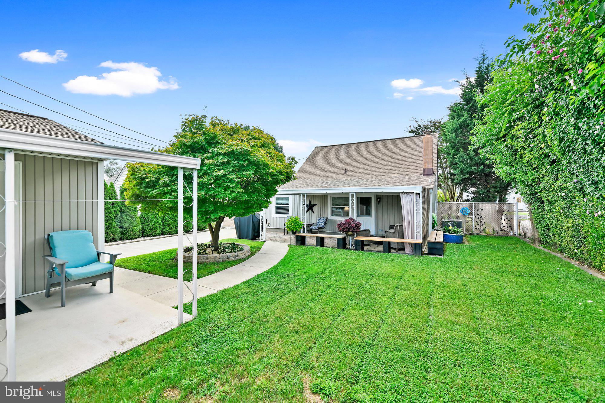 1725 Brookview Road Baltimore, MD 21222 - Photo 23 of 26 Still plenty of summer.