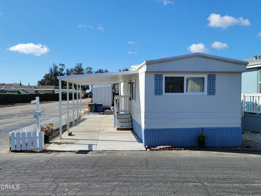 2178 Thrush Avenue, Unit J Oxnard, CA 93033 - Photo 5 of 12 a view of a house with a patio