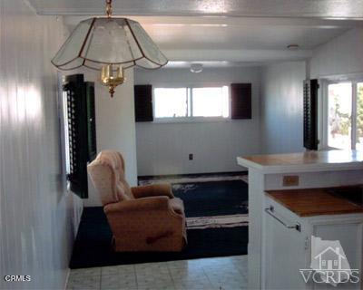 2178 Thrush Avenue, Unit J Oxnard, CA 93033 - Photo 6 of 8 2178 Thrush_Living2