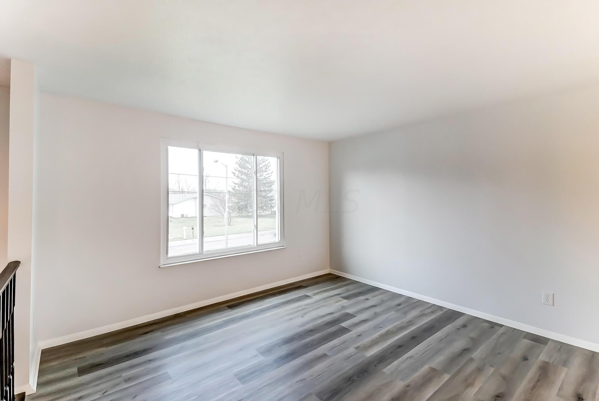 7270 Rodebaugh Road Reynoldsburg, OH 43068 - Photo 6 of 34 008