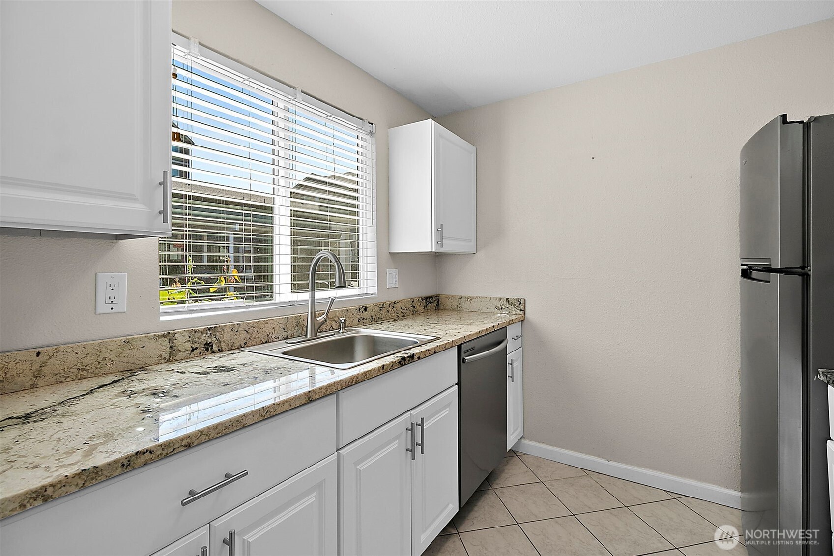 1040 South 320th Street, Unit 5 Federal Way, WA 98003 - Photo 5 of 32