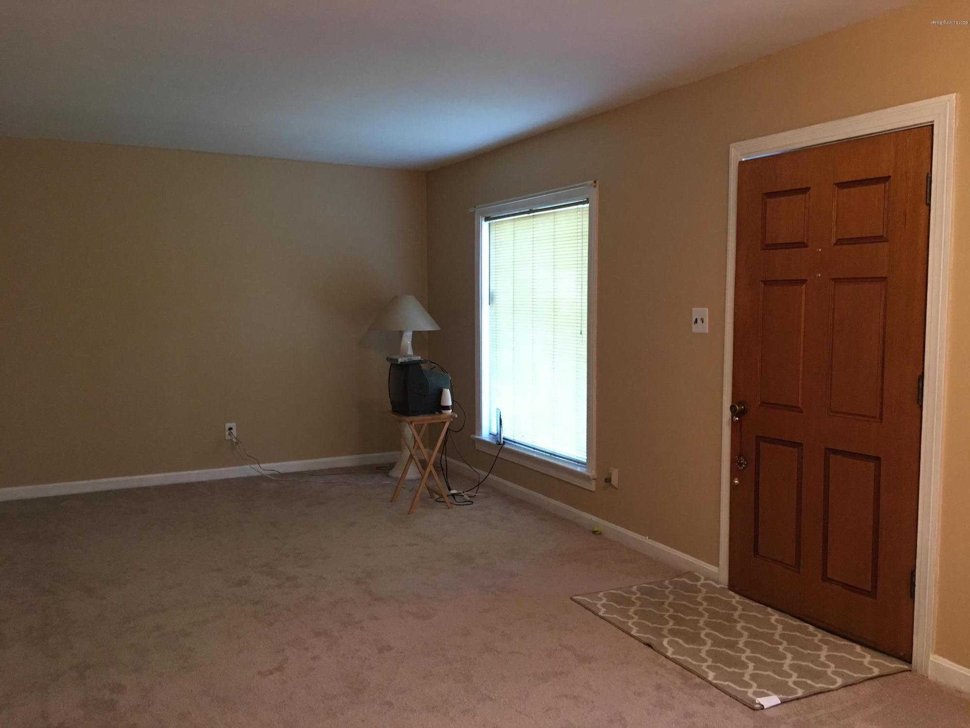 2638 Alanmede Road Louisville, KY 40205 - Photo 2 of 13 IMG_7129