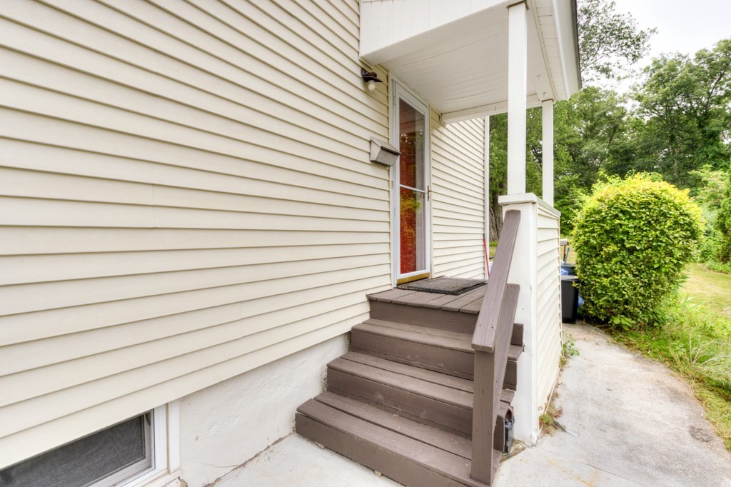 62 Rolfe Avenue Shrewsbury, MA 01545 - Photo 4 of 35 Gallery Image 4