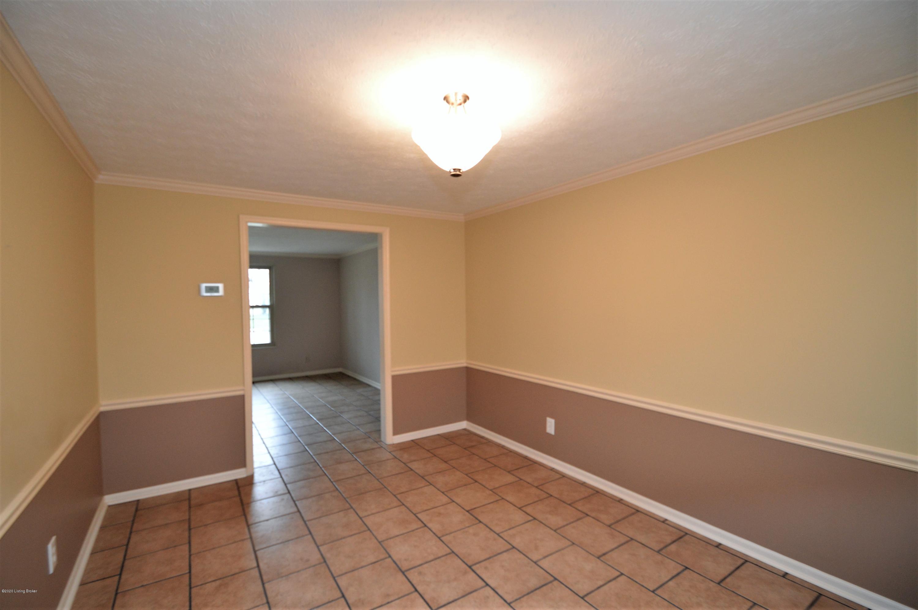 313 Alcott Road Louisville, KY 40207 - Photo 12 of 23 DSC_0260