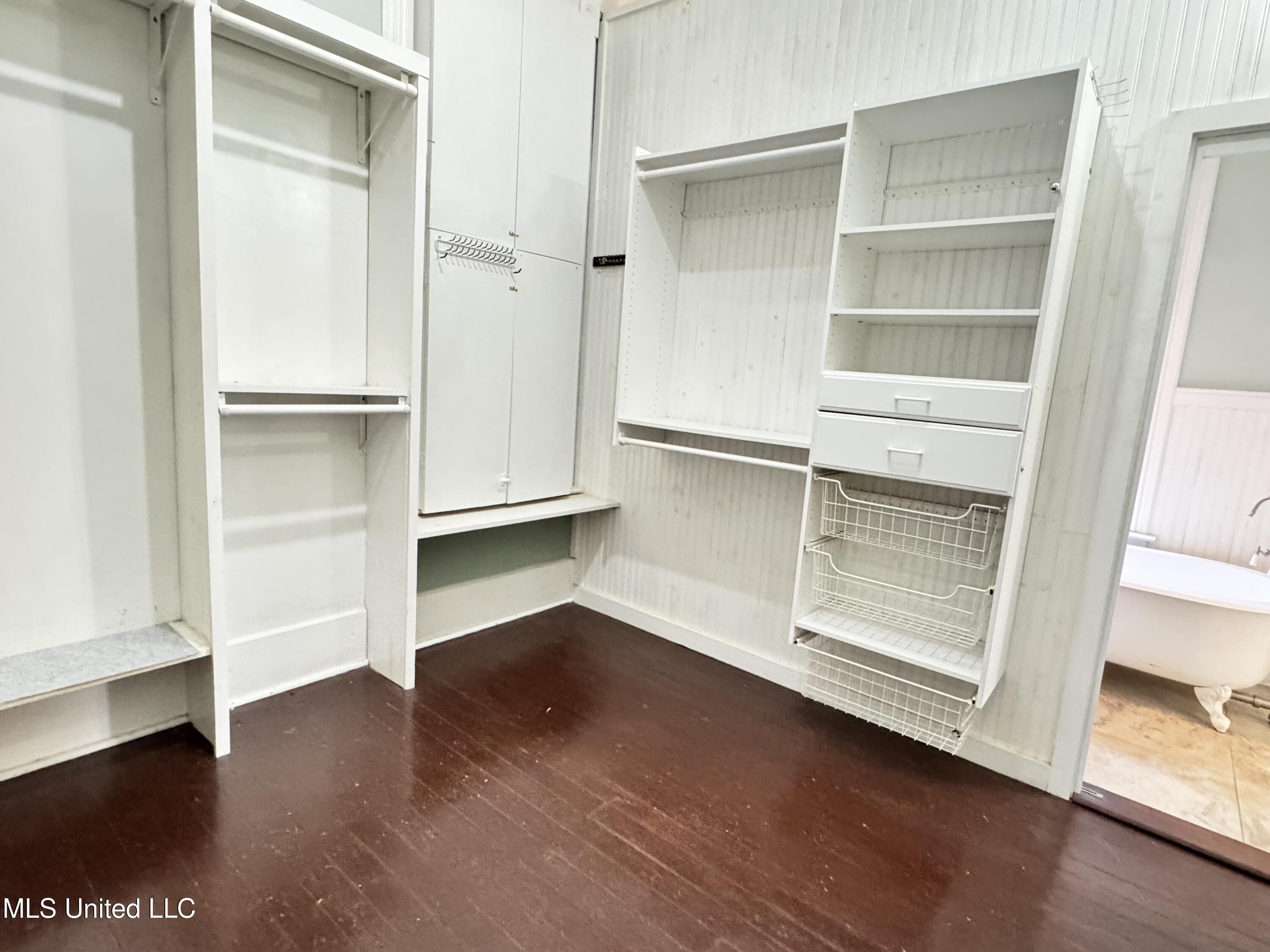 306 South Rankin Street Natchez, MS 39120 - Photo 13 of 48 Primary bedroom closet