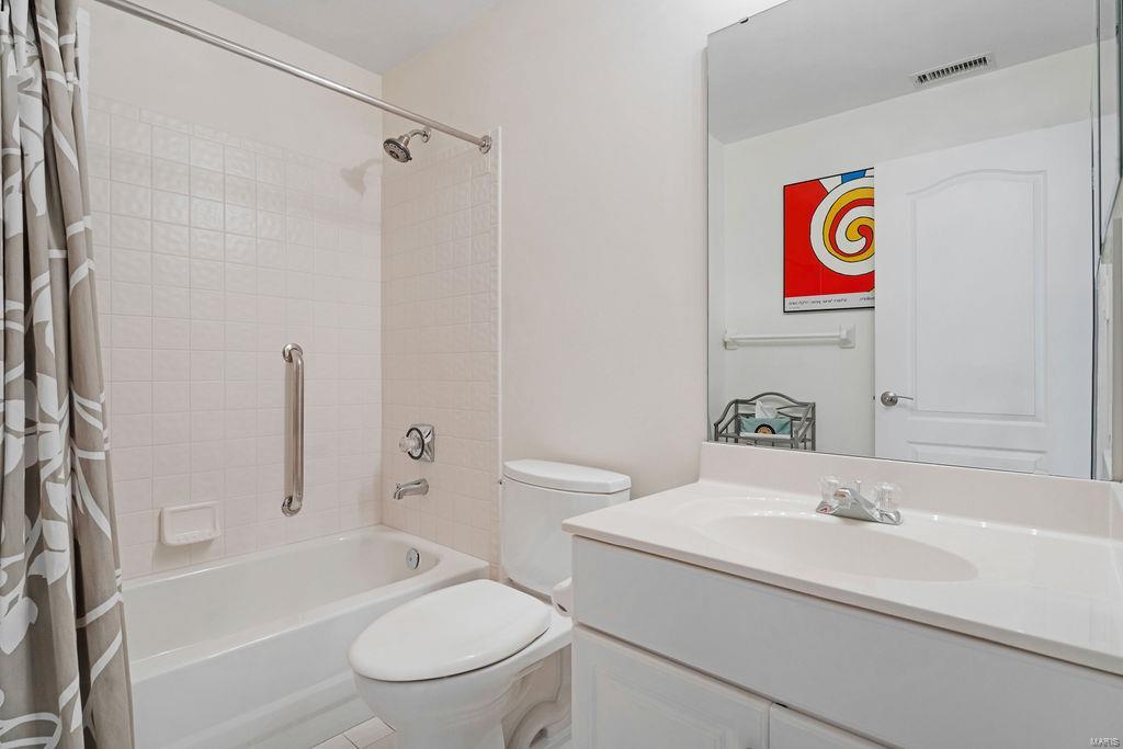 750 South Hanley Road, Unit 24 St. Louis, MO 63105 - Photo 20 of 39 Gallery Image 20