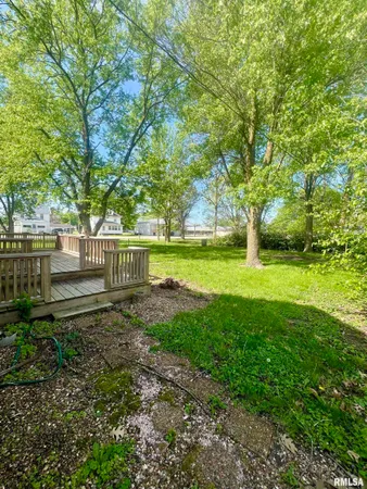 $80,000 | 101 North Cedar Street, Bowen, IL 62316