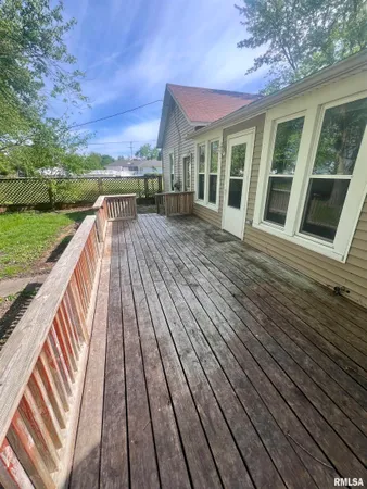 $80,000 | 101 North Cedar Street, Bowen, IL 62316