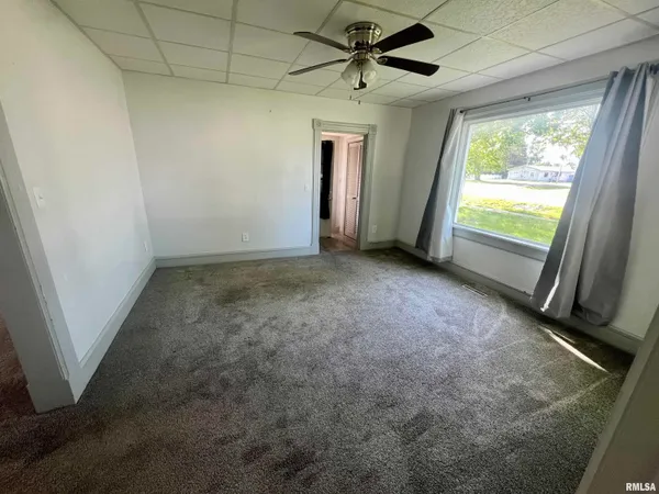 $80,000 | 101 North Cedar Street, Bowen, IL 62316