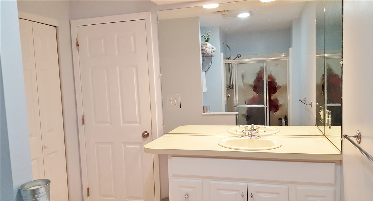 39 Spit Brook Road, Unit D30 Nashua, NH 03060 - Photo 17 of 22 Gallery Image 17