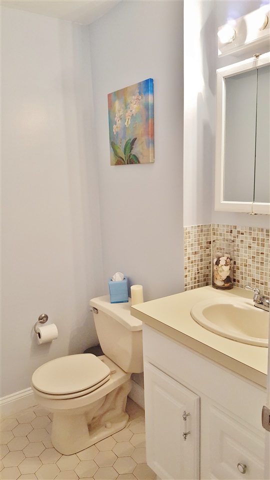 39 Spit Brook Road, Unit D30 Nashua, NH 03060 - Photo 20 of 22 Gallery Image 20
