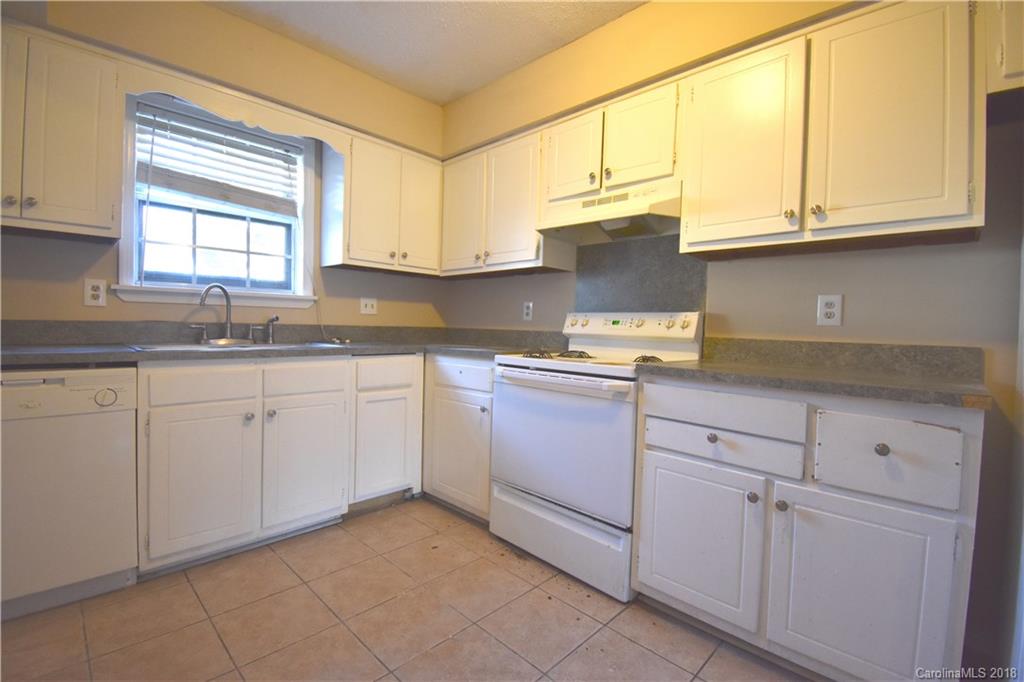 5829 Hunting Ridge Lane, Unit F Charlotte, NC 28212 - Photo 4 of 15