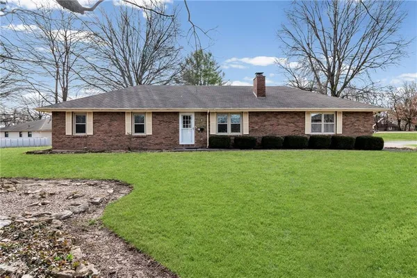 $240,000 | 27 Circle Drive, Plattsburg, MO 64477