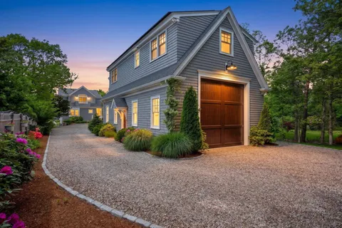 $4,250,000 | 357 Monomoscoy Road, Mashpee, MA 02649