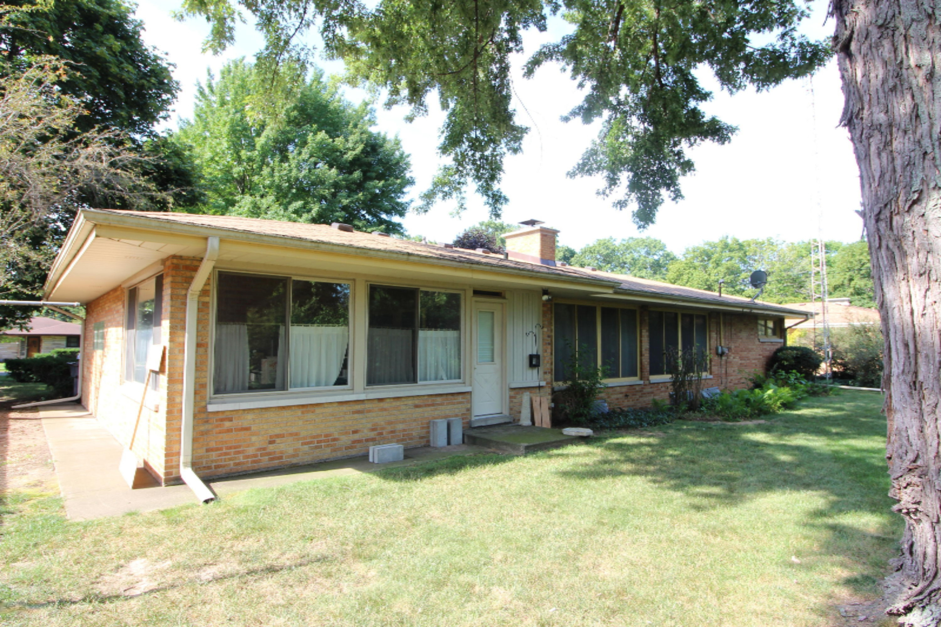 431 Chippewa Road Benton Harbor, MI 49022 - Photo 15 of 16 Back 1