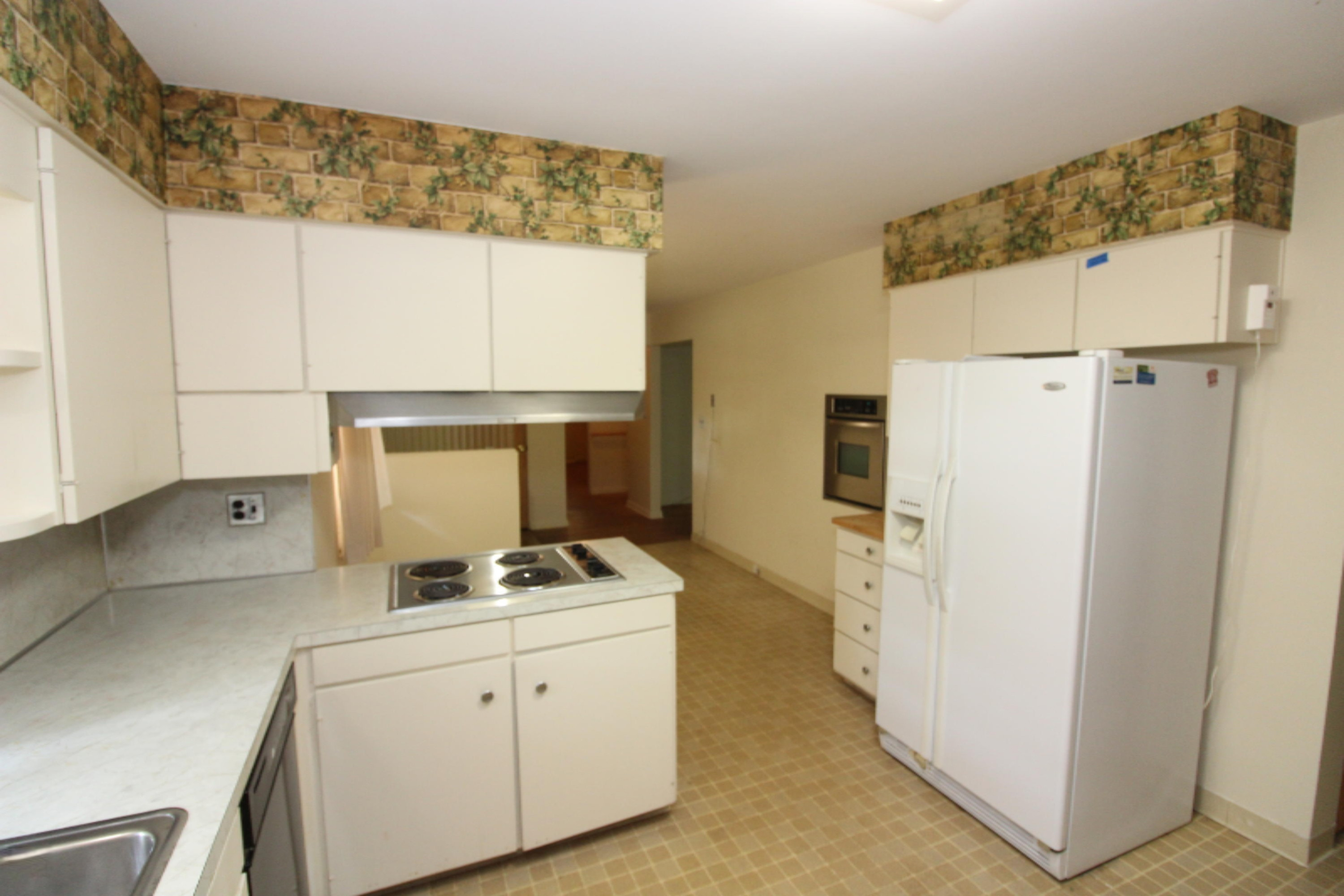 431 Chippewa Road Benton Harbor, MI 49022 - Photo 2 of 16 IMG_2165
