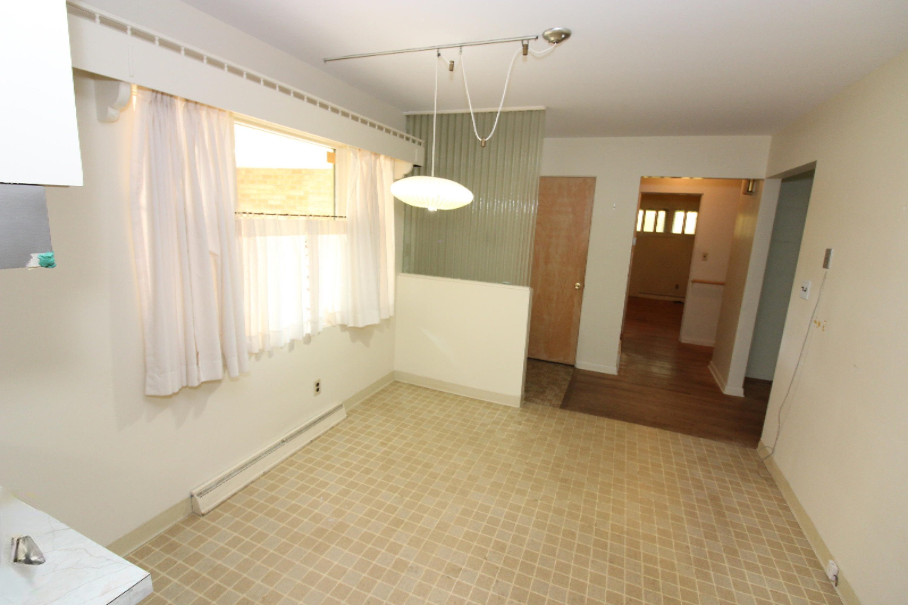 431 Chippewa Road Benton Harbor, MI 49022 - Photo 5 of 16 IMG_2166