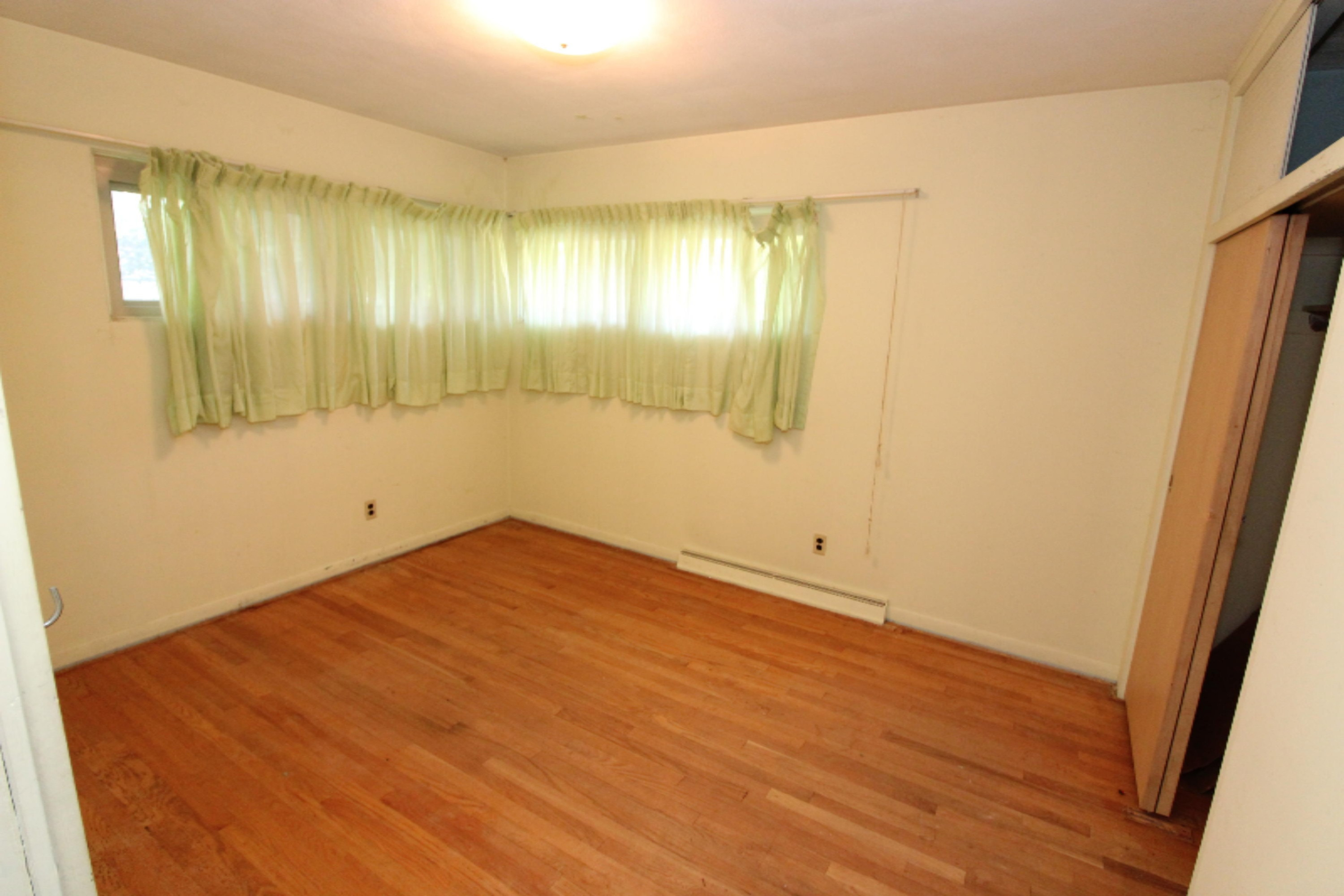 431 Chippewa Road Benton Harbor, MI 49022 - Photo 7 of 16 IMG_2169