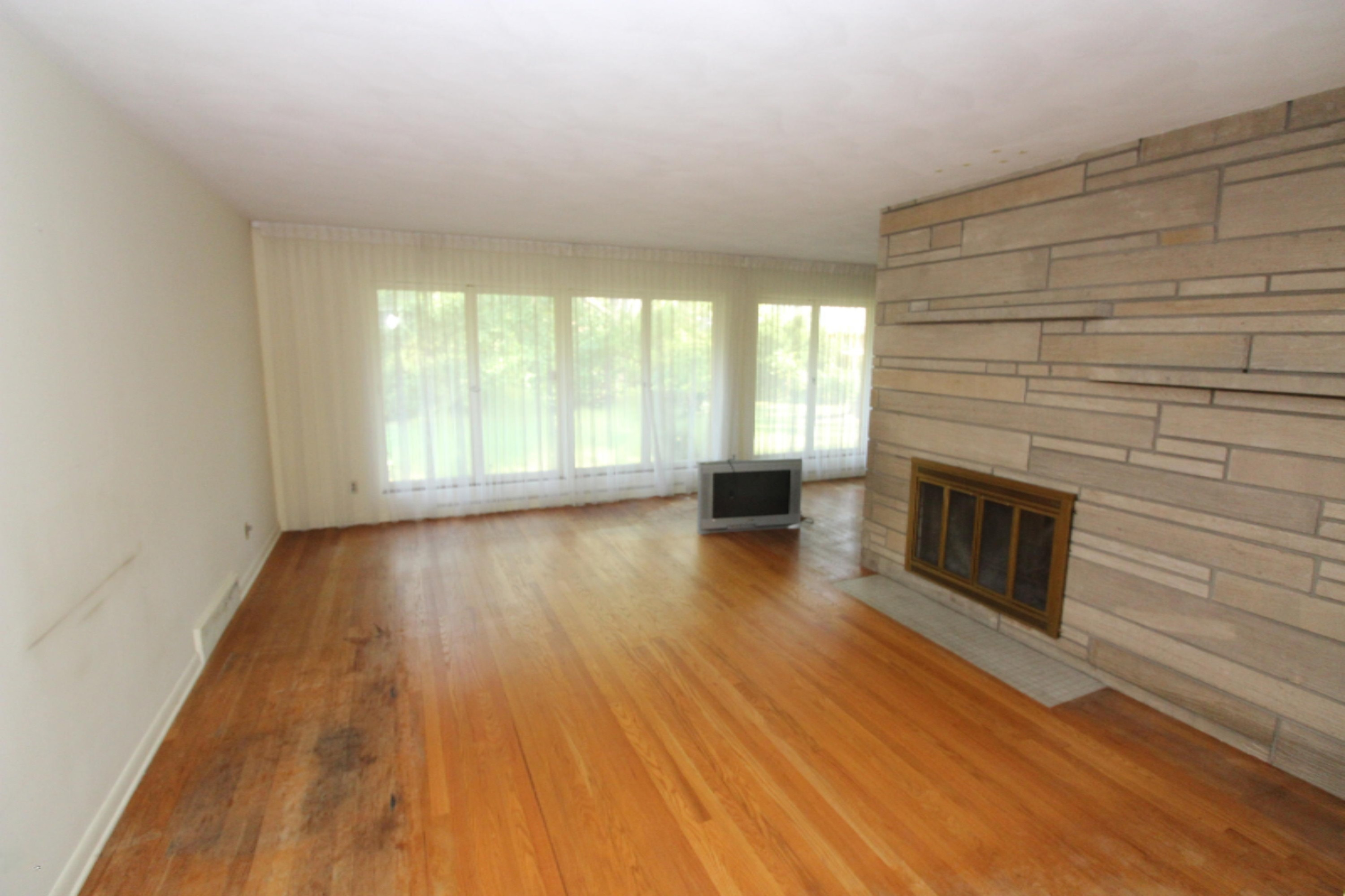 431 Chippewa Road Benton Harbor, MI 49022 - Photo 10 of 16 IMG_2173