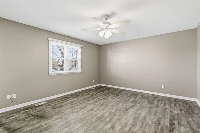 $235,000 | 1304 Queens Court, Oak Grove, MO 64075