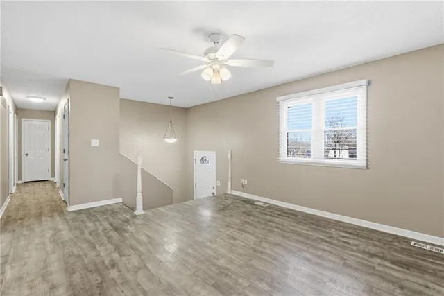 $235,000 | 1304 Queens Court, Oak Grove, MO 64075