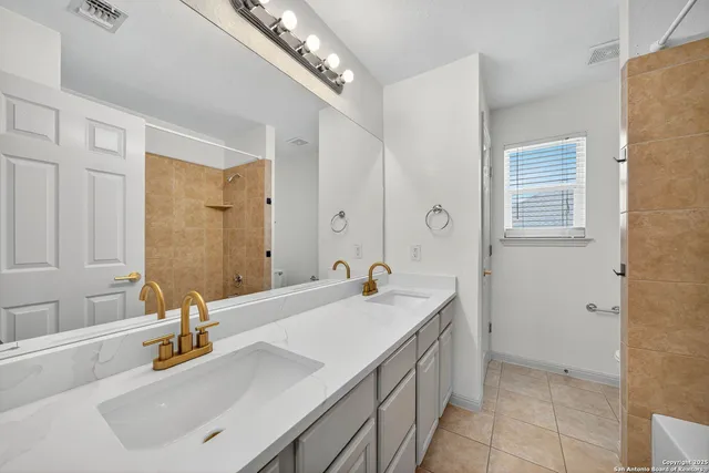 $3,200 | 210 English Oaks Circle, Boerne, TX 78006