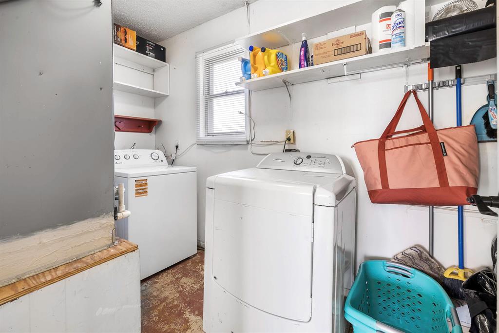 132 Maple Dublin, TX 76446 - Photo 15 of 27 a utility room with dryer and washer