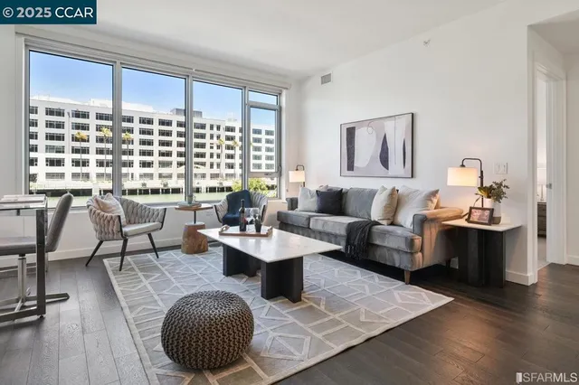 $4,550 | 1000 3rd Street, San Francisco, CA 94158