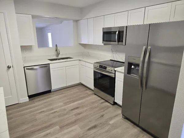$1,595 | 10166 West Cinnebar Avenue, Sun City, AZ 85351
