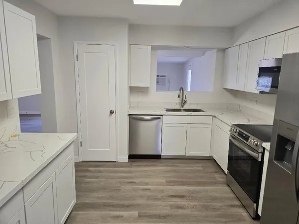 $1,595 | 10166 West Cinnebar Avenue, Sun City, AZ 85351