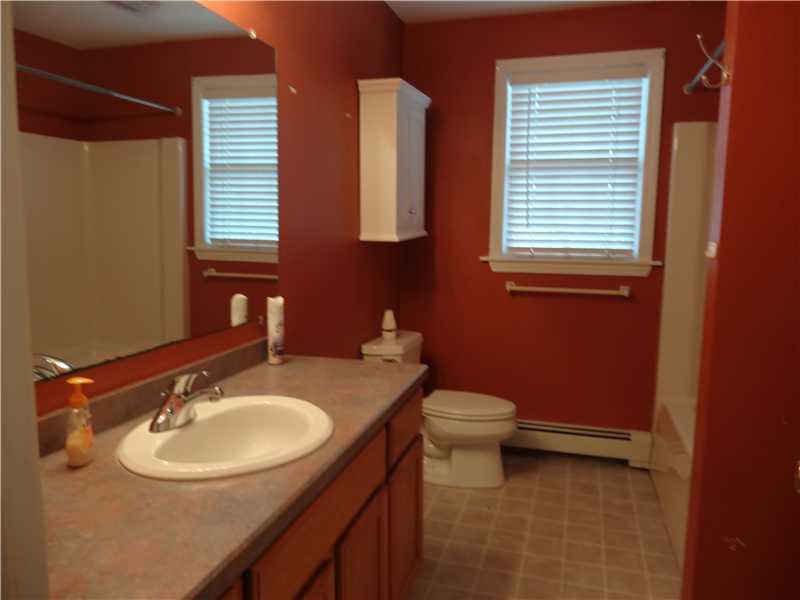 135 Conanicus Road Narragansett, RI 02882 - Photo 3 of 10 Bathroom.
