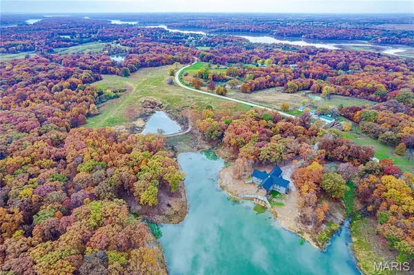 $2,500,000 | 23252 Jupiter Avenue, Macon, MO 63552