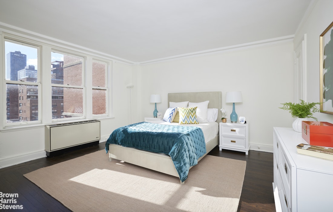 320 East 72nd Street, Unit 15B Manhattan, NY 10021 - Photo 5 of 11