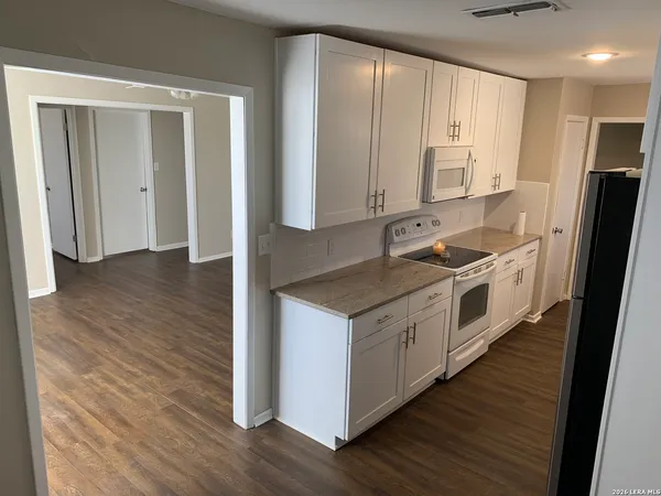 $1,450 | 618 Gode Lane, New Braunfels, TX 78130