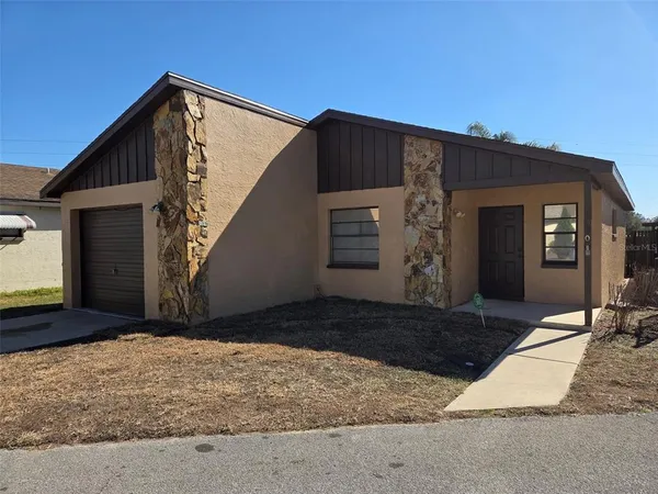 $1,500 | 5908 Forest Lane, Zephyrhills, FL 33542